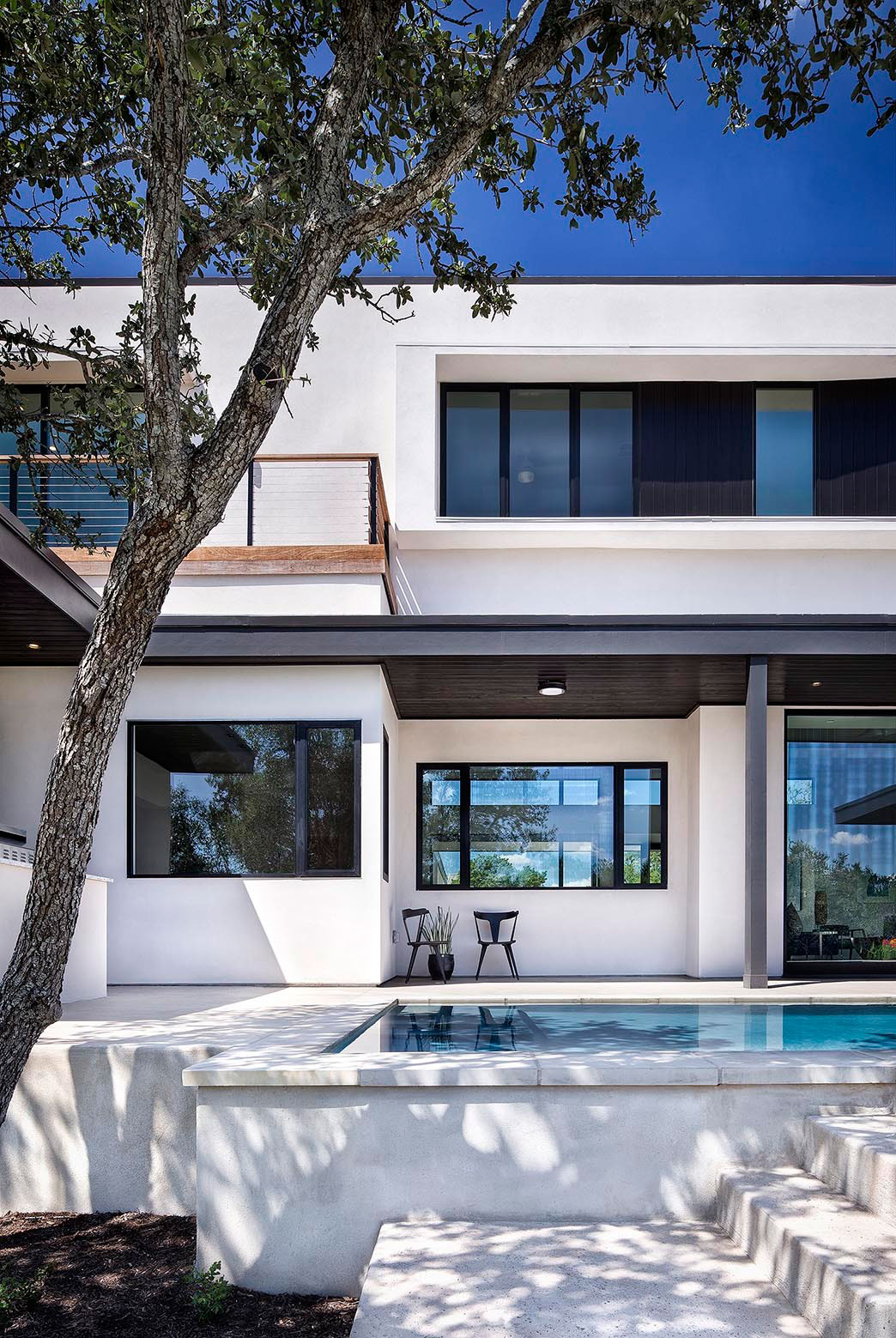 A Sophisticated Contemporary Home with Luxury Modern Interiors in Austin by Clark Richardson Architects (2)