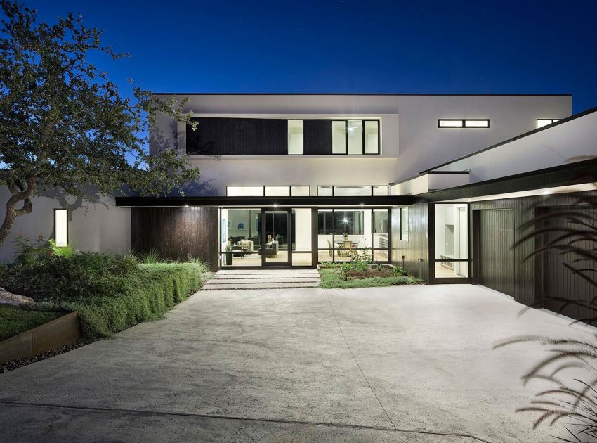 A Sophisticated Contemporary Home with Luxury Modern Interiors in Austin by Clark Richardson Architects (20)