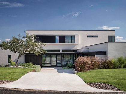 A Sophisticated Contemporary Home with Luxury Modern Interiors in Austin by Clark Richardson Architects (3)