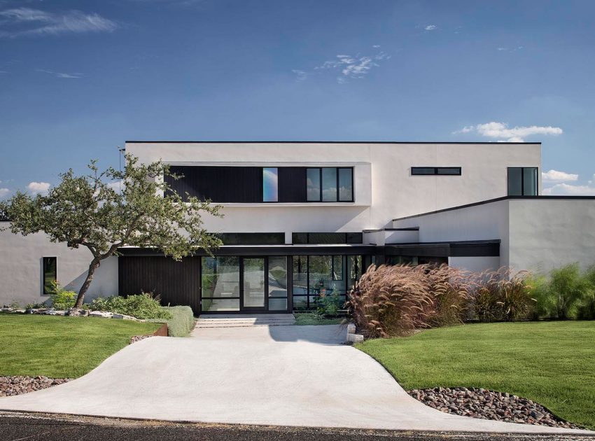 A Sophisticated Contemporary Home with Luxury Modern Interiors in Austin by Clark Richardson Architects (3)