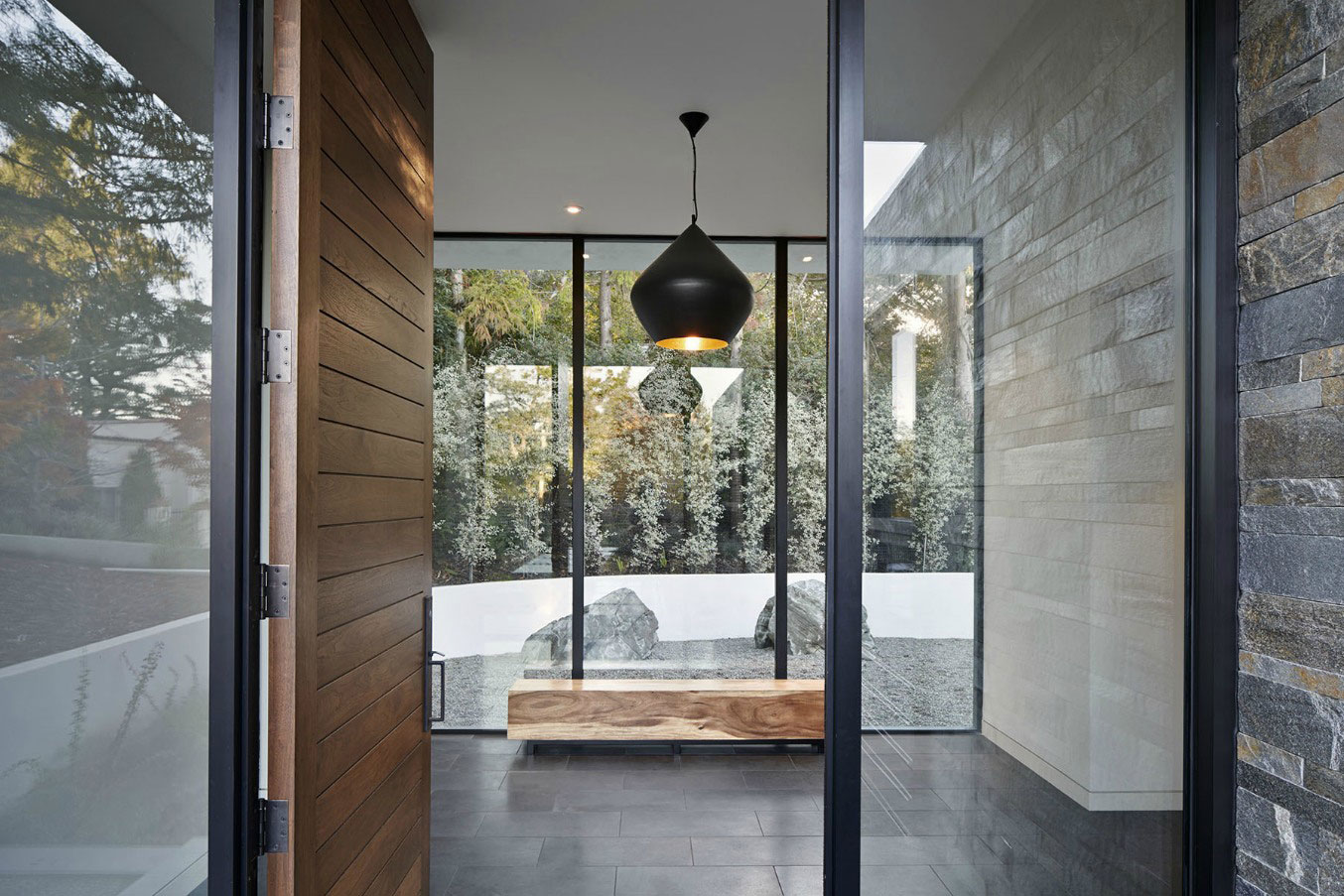 A Sophisticated Family Home with Rich and Warm Color Palette in Hillsborough by Mak Studio (6)