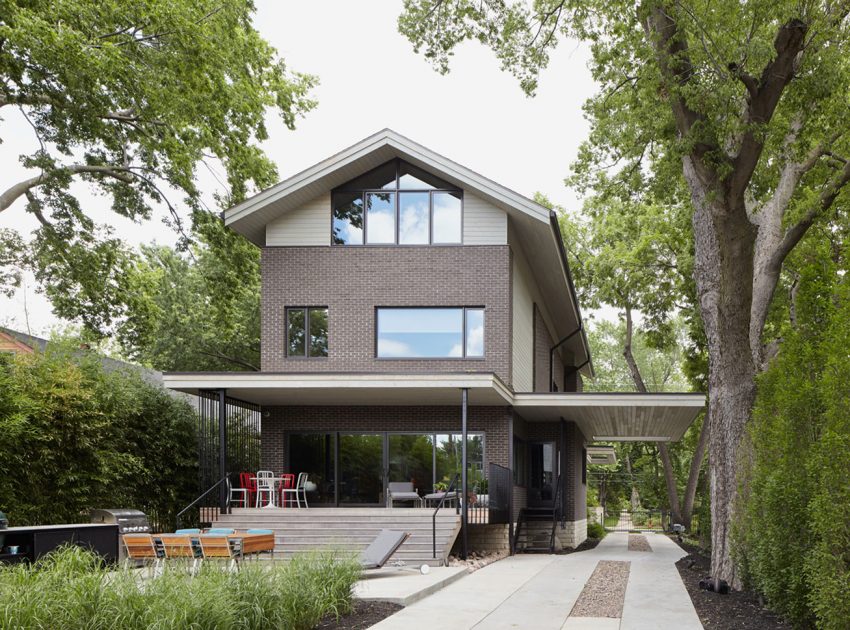 A Sophisticated Home with Contemporary and Traditional Style in Kansas City by Hufft Projects (1)