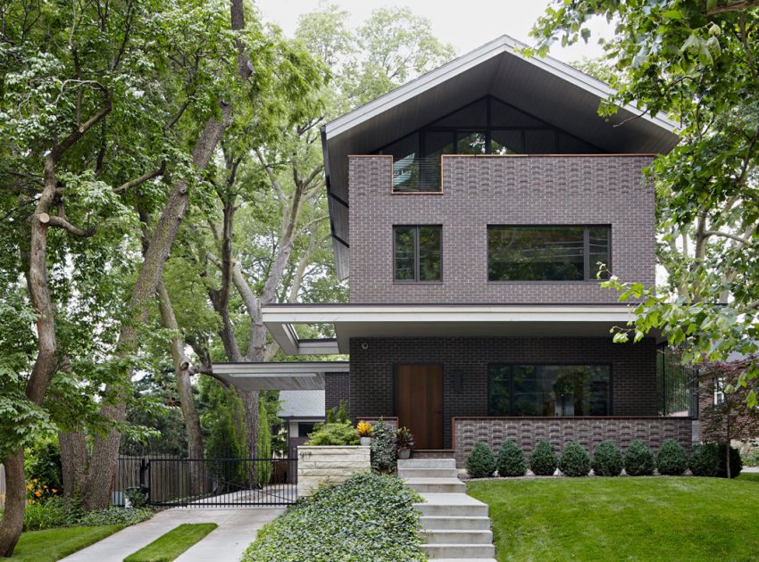 A Sophisticated Home with Contemporary and Traditional Style in Kansas City by Hufft Projects (2)