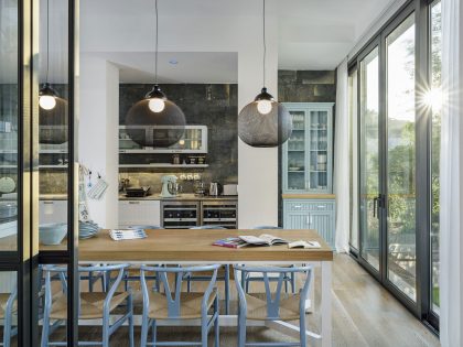 A Sophisticated Yet Comfortable Modern Home in Golkoy, Turkey by Ofist (8)
