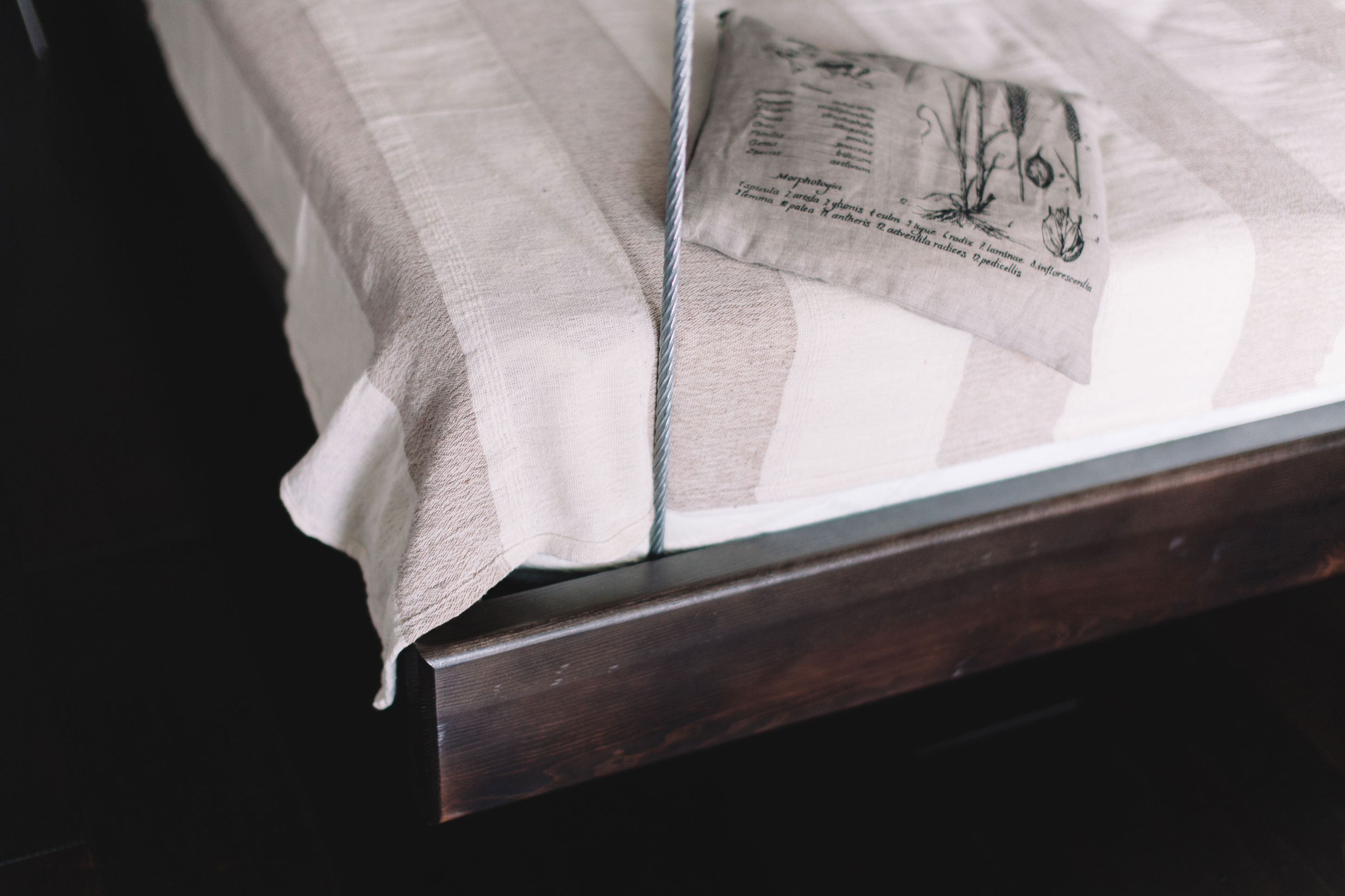 A Sophisticated and Elegant Contemporary Apartment in Lviv, Ukraine by Formaline (19)