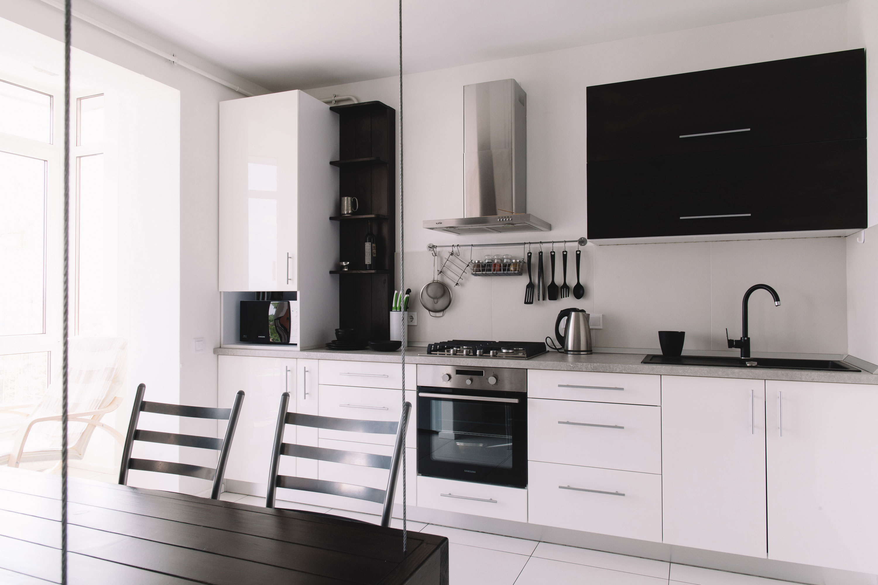 A Sophisticated and Elegant Contemporary Apartment in Lviv, Ukraine by Formaline (7)