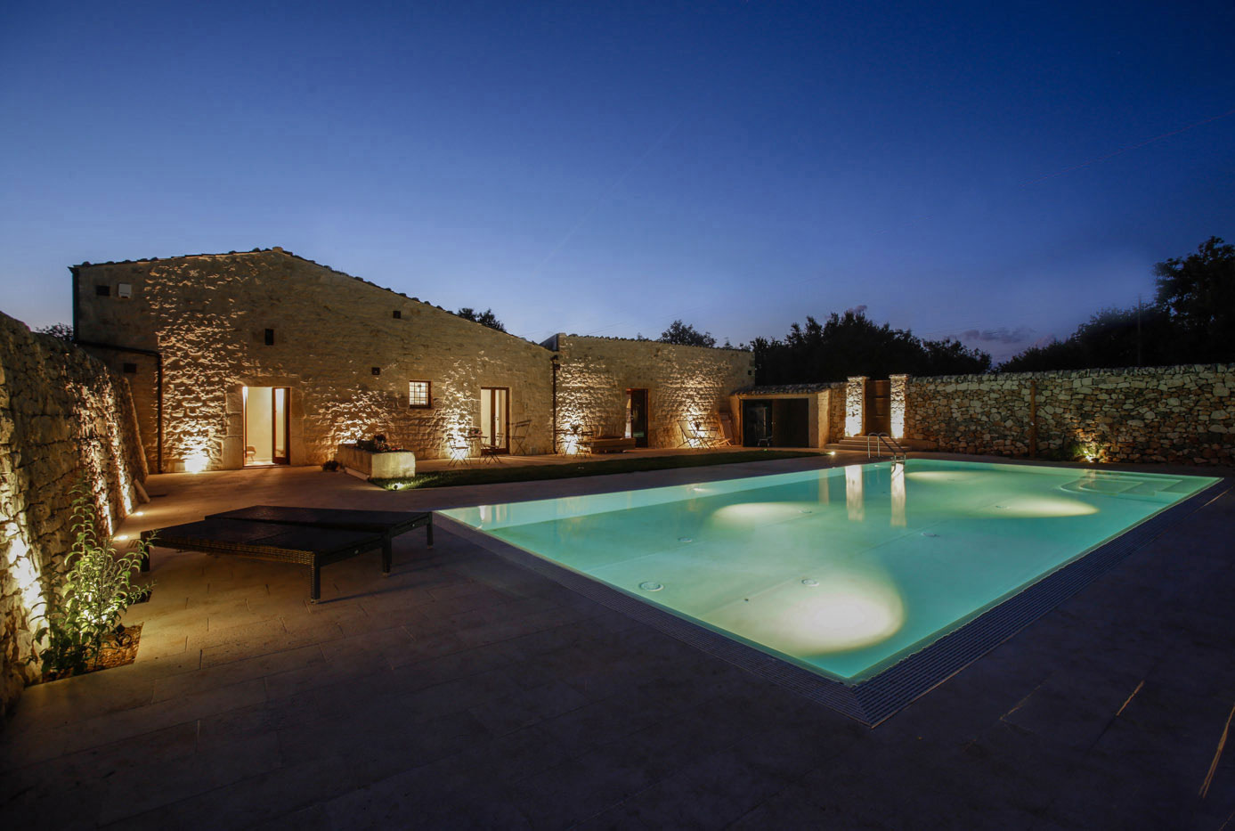 A Spacious Beautiful Rural Home with Pool and Garden in Sicily, Italy by Viviana Pitrolo & Francesco Puglisi (11)