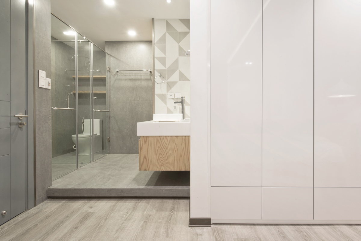 A Spacious, Bright and Sophisticated Apartment in the Heart of Ha noi, Vietnam by Le Studio (11)