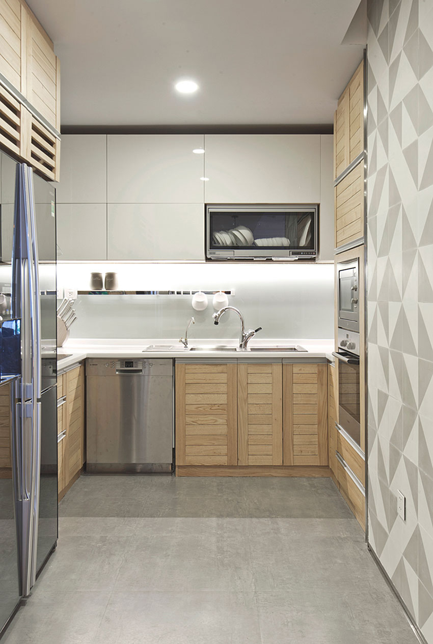 A Spacious, Bright and Sophisticated Apartment in the Heart of Ha noi, Vietnam by Le Studio (5)