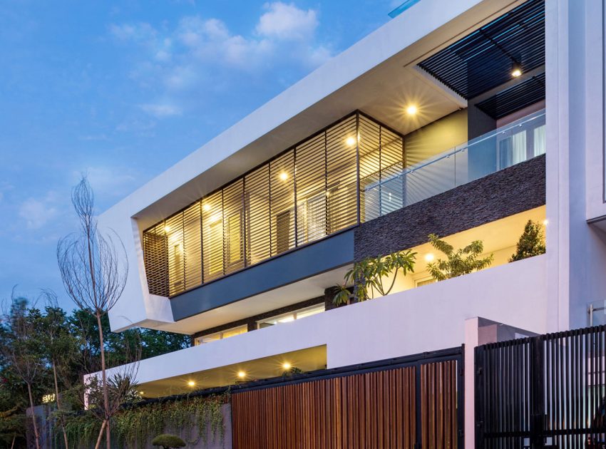 A Bright and Stylish Modern Home with Spacious and Tropical Approach in Jakarta by DP+HS Architects (15)