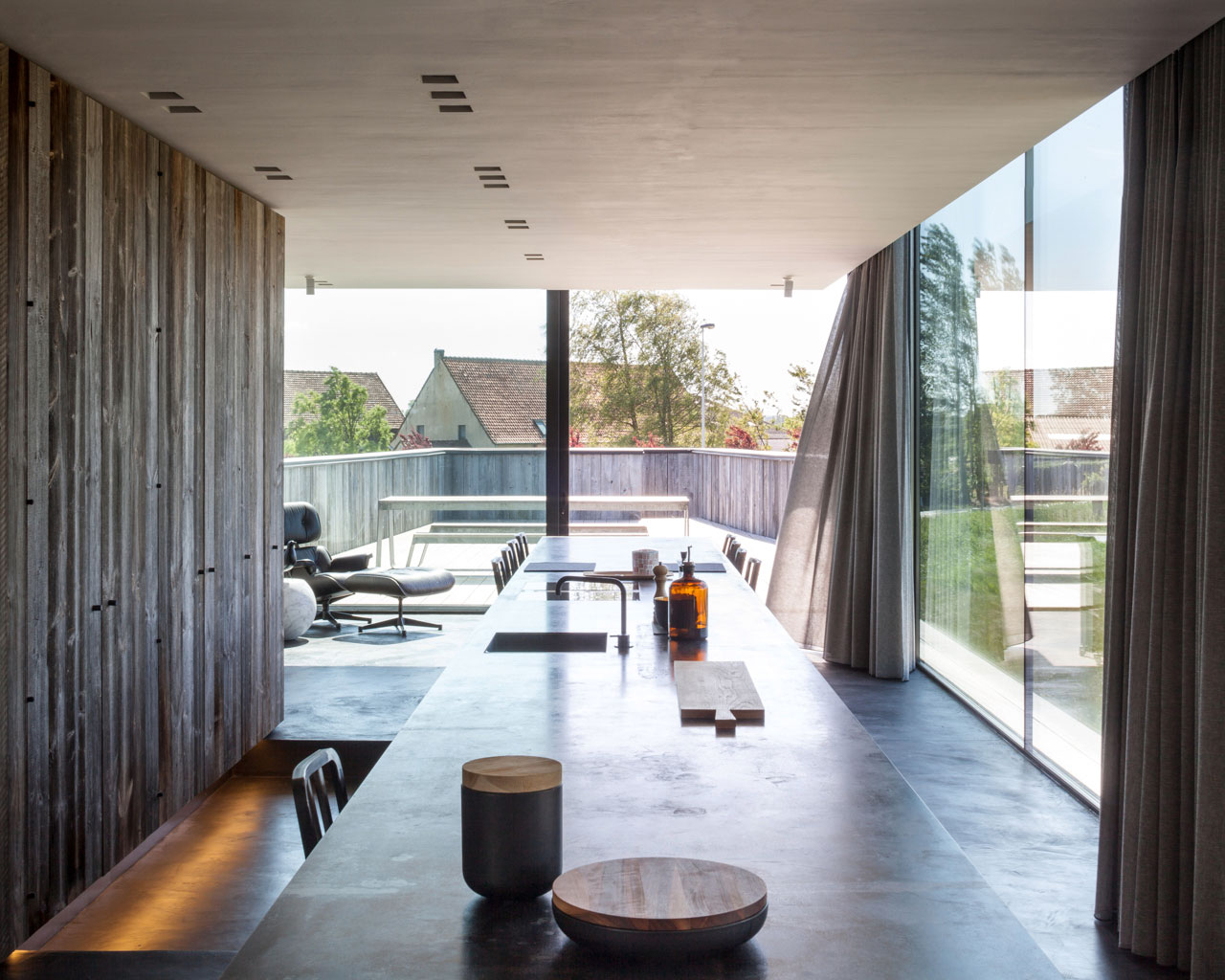 A Spacious Contemporary Home Finished with Concrete, Metal Mesh and Glass in Knokke by Govaert & Vanhoutte Architects (11)