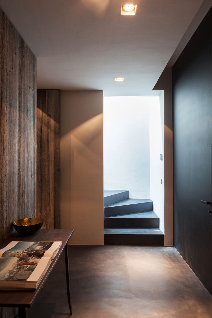 A Spacious Contemporary Home Finished with Concrete, Metal Mesh and Glass in Knokke by Govaert & Vanhoutte Architects (14)