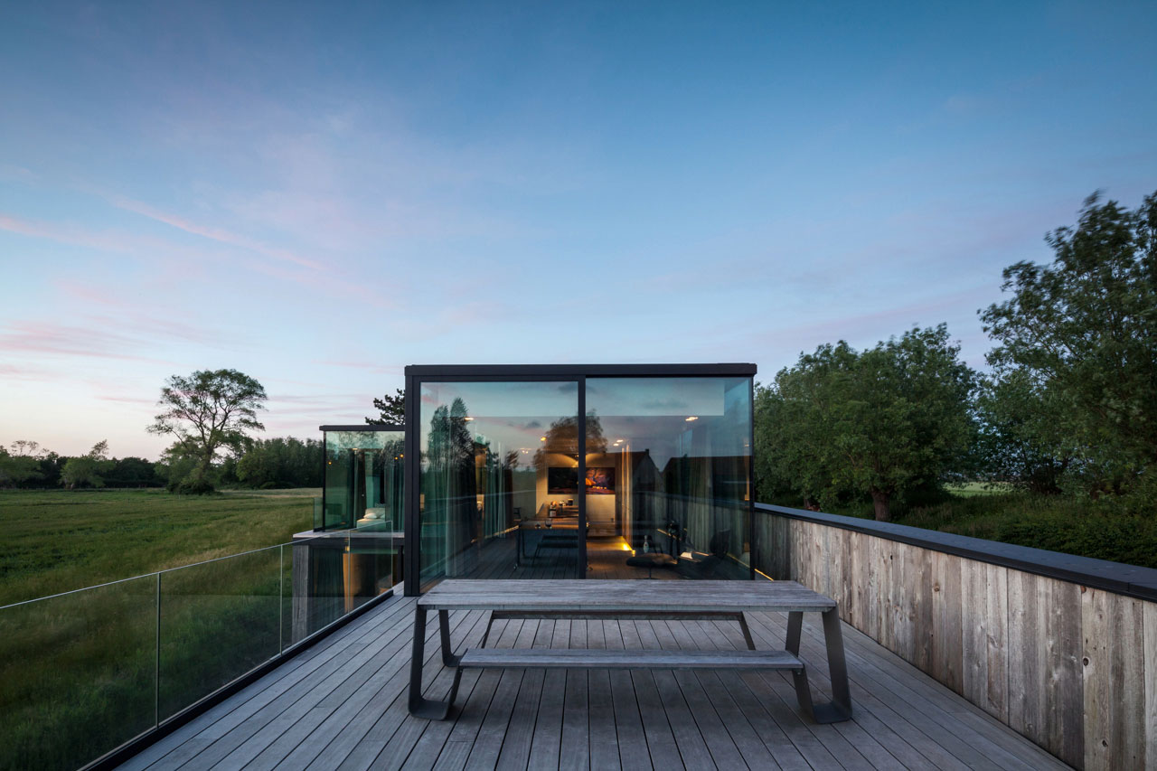 A Spacious Contemporary Home Finished with Concrete, Metal Mesh and Glass in Knokke by Govaert & Vanhoutte Architects (18)