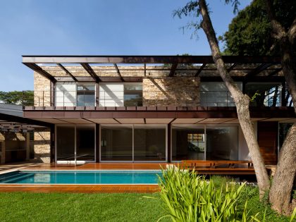A Spacious Contemporary Home with Elegant Landscaping in Boaçava, Brazil by Vasco Lopes Arquitetura (1)