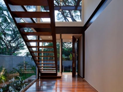 A Spacious Contemporary Home with Elegant Landscaping in Boaçava, Brazil by Vasco Lopes Arquitetura (10)