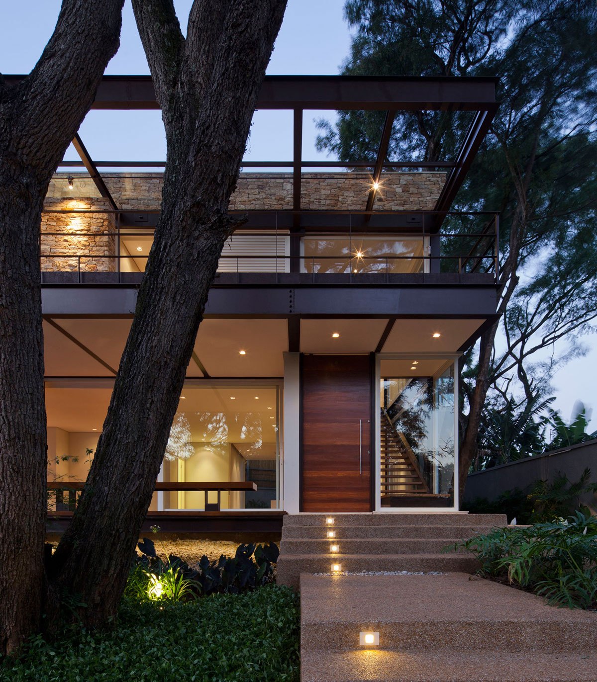 A Spacious Contemporary Home with Elegant Landscaping in Boaçava, Brazil by Vasco Lopes Arquitetura (11)