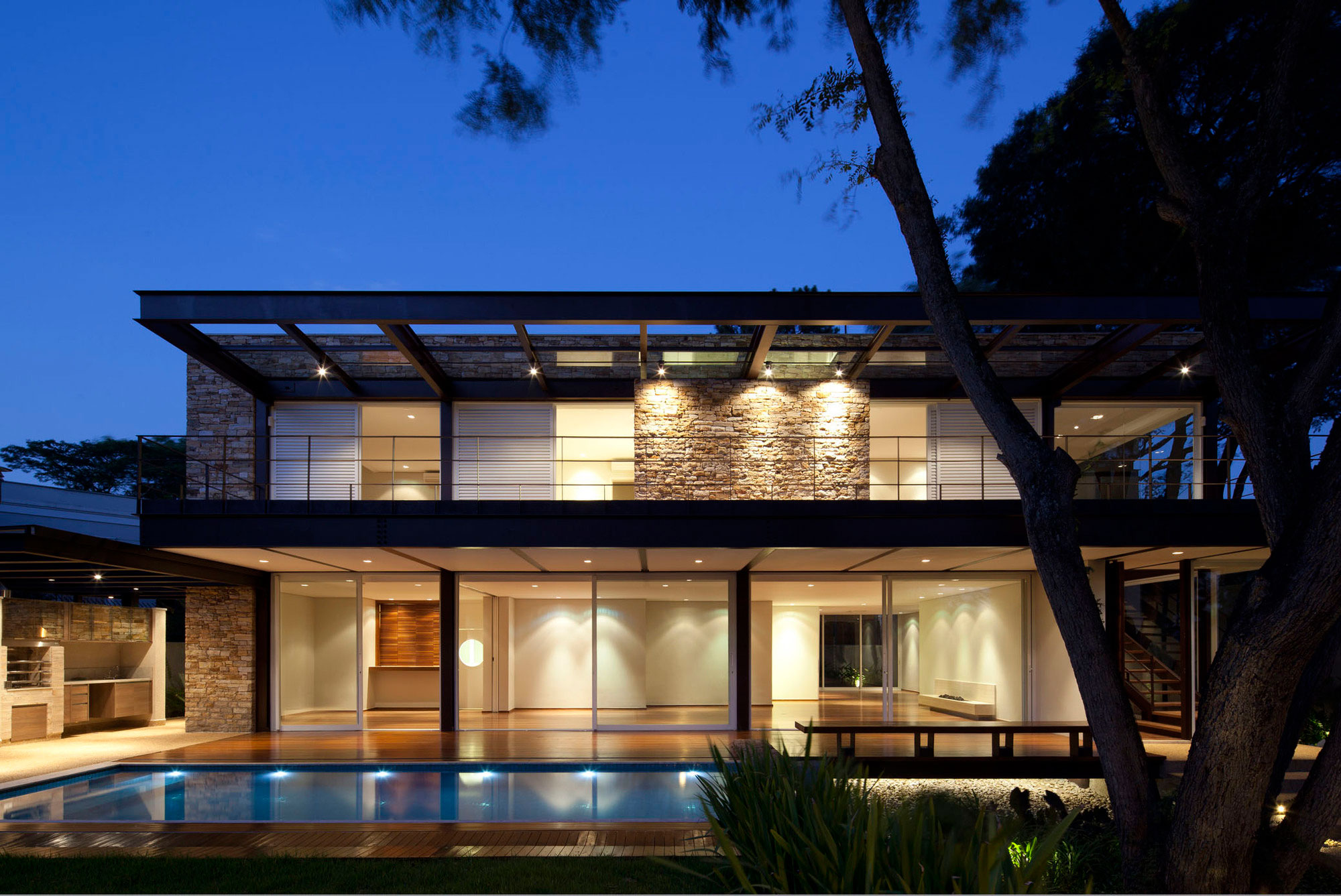 A Spacious Contemporary Home with Elegant Landscaping in Boaçava, Brazil by Vasco Lopes Arquitetura (13)