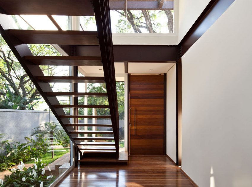 A Spacious Contemporary Home with Elegant Landscaping in Boaçava, Brazil by Vasco Lopes Arquitetura (7)