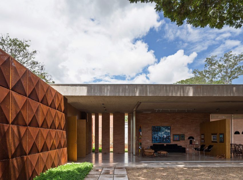 A Spacious Contemporary Home with Stylish Interiors in Brasilia by ATRIA Arquitetos (11)