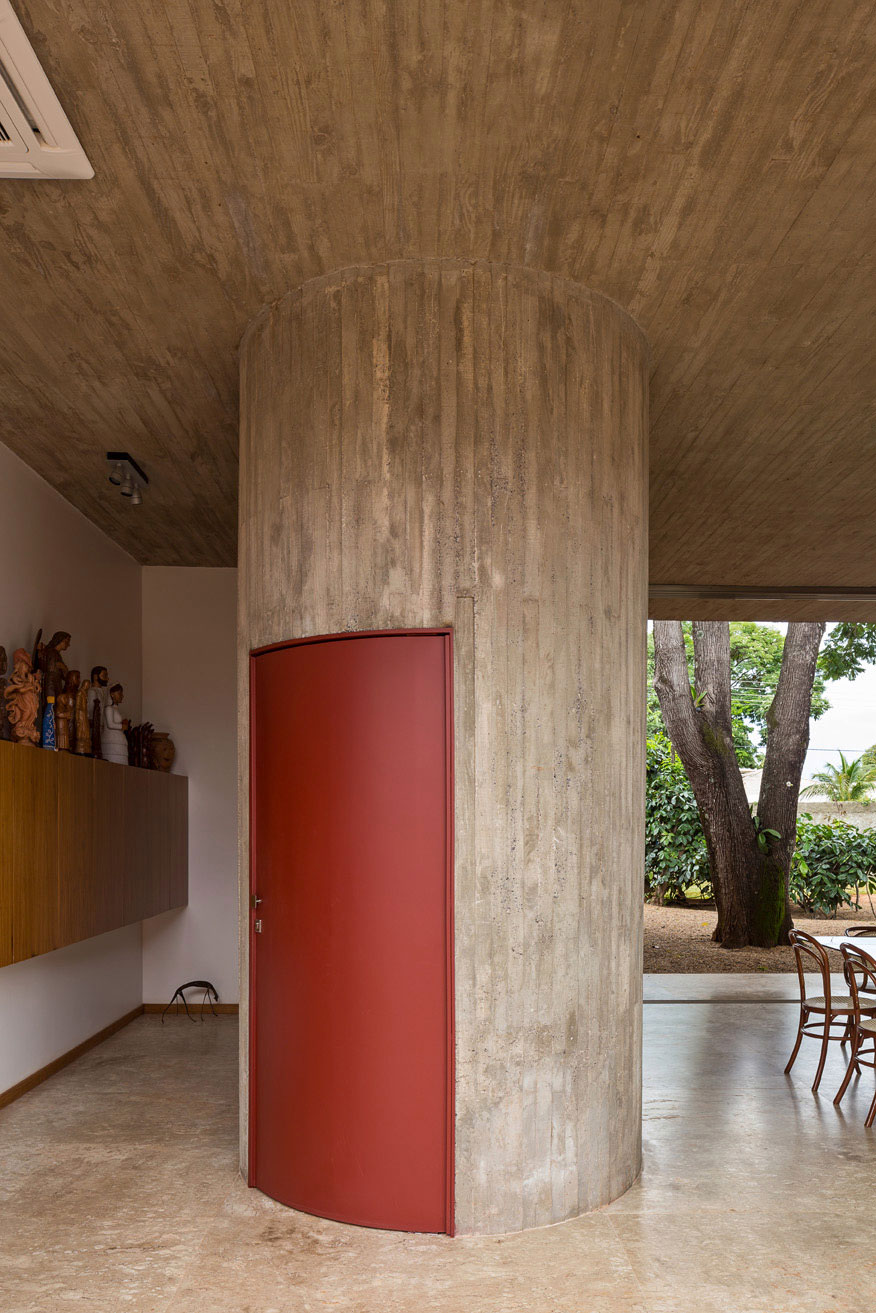 A Spacious Contemporary Home with Stylish Interiors in Brasilia by ATRIA Arquitetos (15)