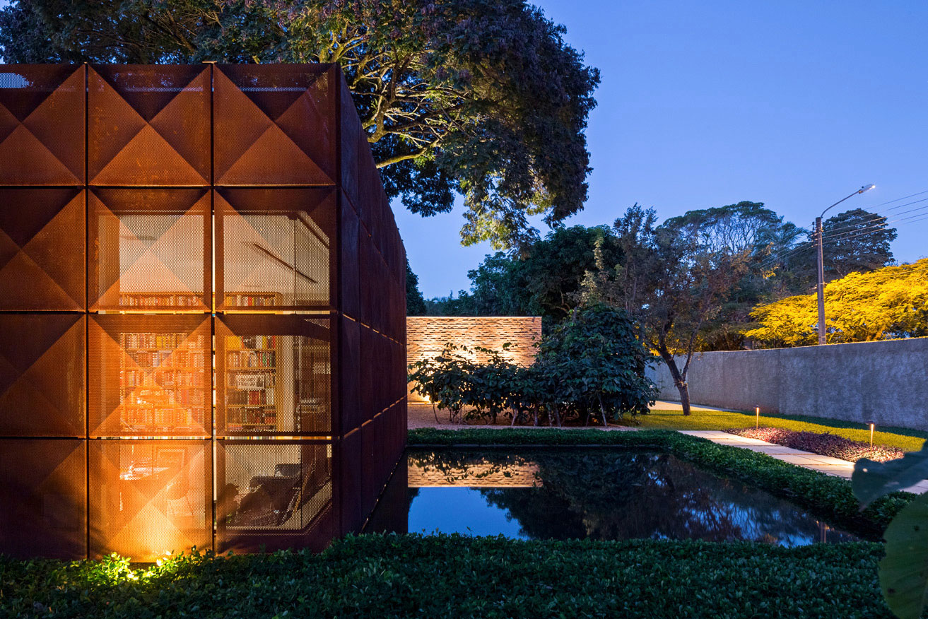 A Spacious Contemporary Home with Stylish Interiors in Brasilia by ATRIA Arquitetos (20)