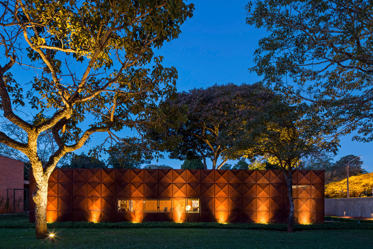 A Spacious Contemporary Home with Stylish Interiors in Brasilia by ATRIA Arquitetos (24)