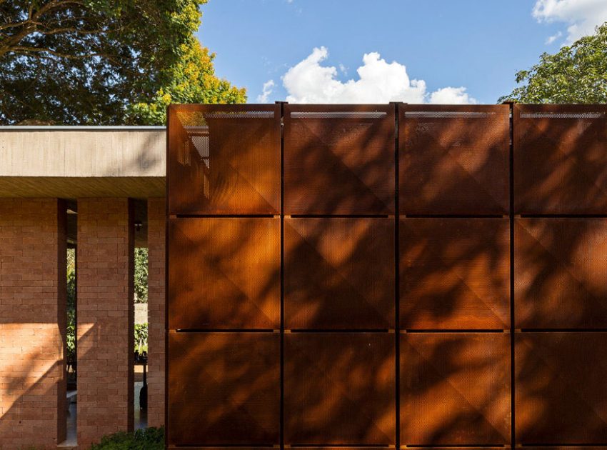 A Spacious Contemporary Home with Stylish Interiors in Brasilia by ATRIA Arquitetos (7)