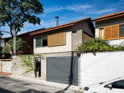 A Spacious Contemporary Home with an Exposed Concrete Box in São Paulo, Brazil by Rocco Arquitetos (1)