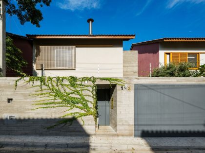 A Spacious Contemporary Home with an Exposed Concrete Box in São Paulo, Brazil by Rocco Arquitetos (3)