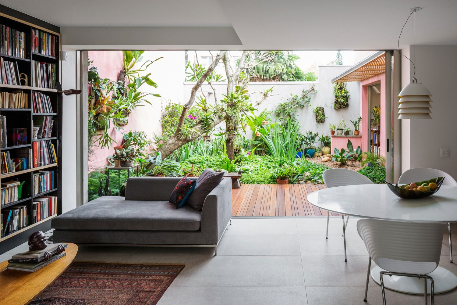 A Spacious Contemporary Home with an Exposed Concrete Box in São Paulo, Brazil by Rocco Arquitetos (6)