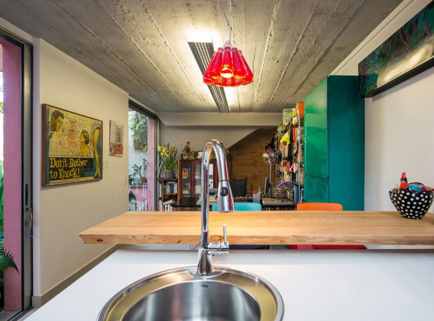 A Spacious Contemporary Home with an Exposed Concrete Box in São Paulo, Brazil by Rocco Arquitetos (9)