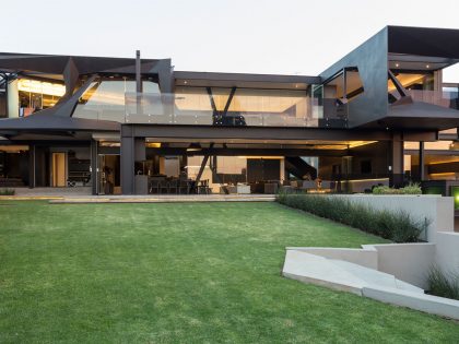 A Spacious Modern Home Made of Steel, Glass and Concrete in Bedfordview by Nico van der Meulen Architects (1)