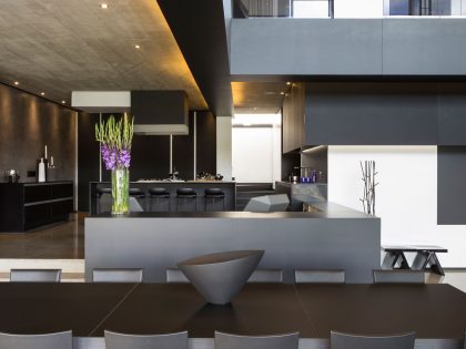 A Spacious Modern Home Made of Steel, Glass and Concrete in Bedfordview by Nico van der Meulen Architects (11)