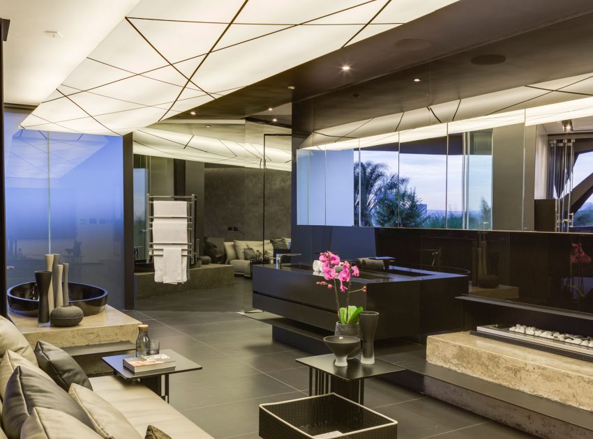 A Spacious Modern Home Made of Steel, Glass and Concrete in Bedfordview by Nico van der Meulen Architects (27)