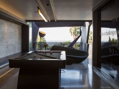 A Spacious Modern Home Made of Steel, Glass and Concrete in Bedfordview by Nico van der Meulen Architects (28)