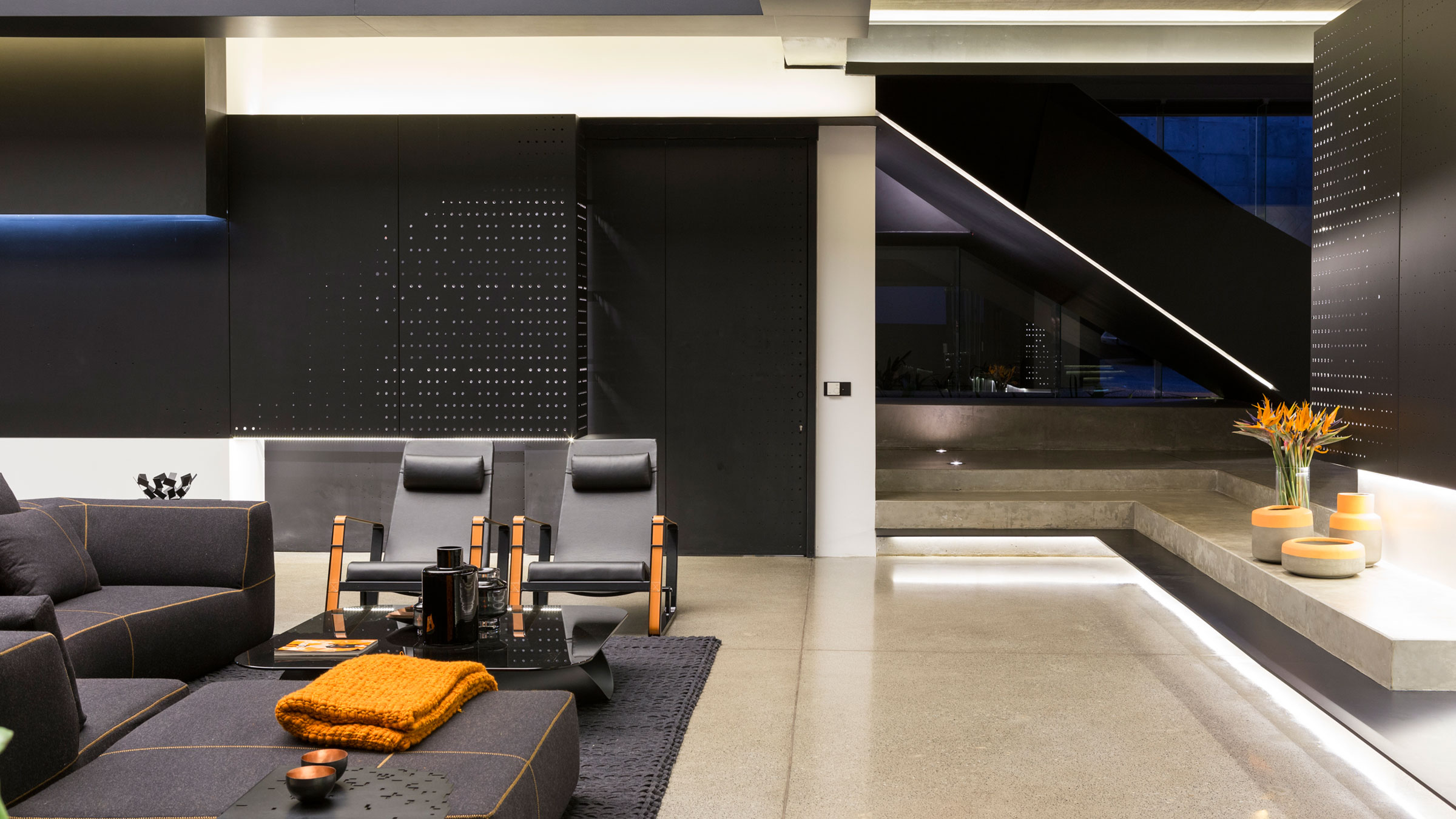 A Spacious Modern Home Made of Steel, Glass and Concrete in Bedfordview by Nico van der Meulen Architects (30)