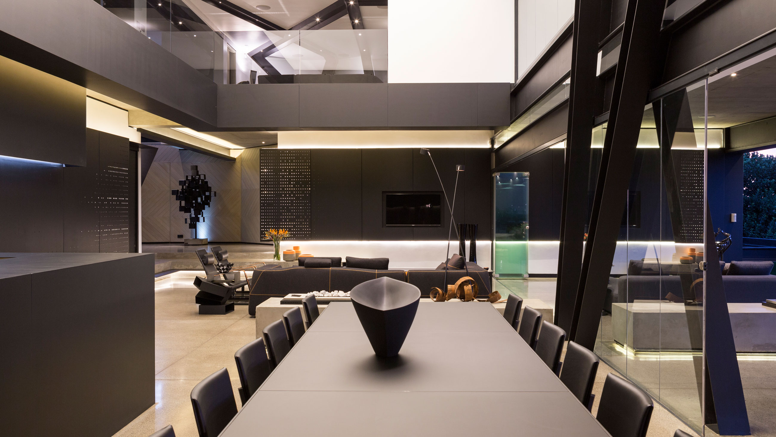 A Spacious Modern Home Made of Steel, Glass and Concrete in Bedfordview by Nico van der Meulen Architects (31)