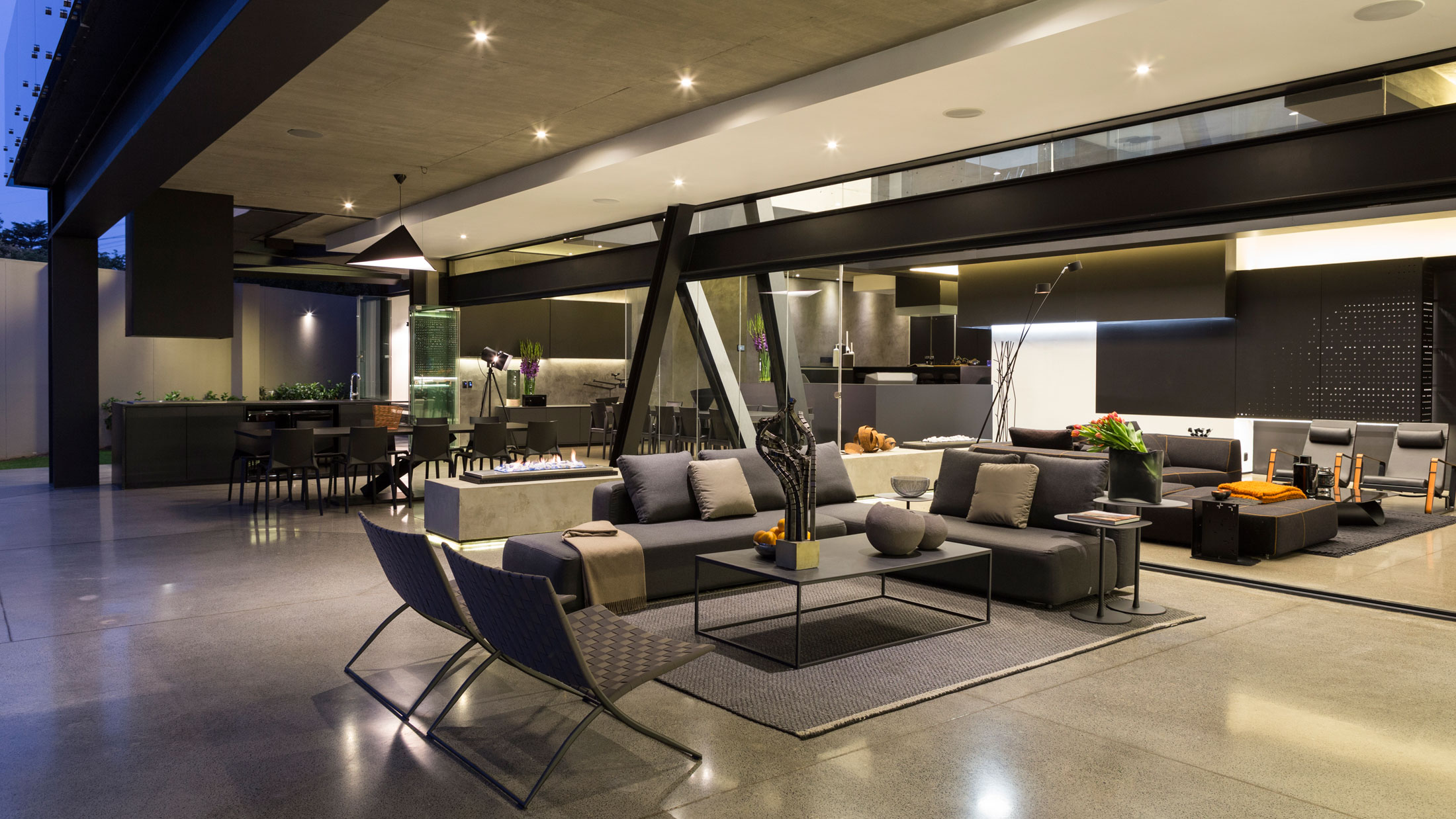 A Spacious Modern Home Made of Steel, Glass and Concrete in Bedfordview by Nico van der Meulen Architects (33)