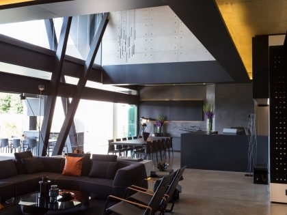 A Spacious Modern Home Made of Steel, Glass and Concrete in Bedfordview by Nico van der Meulen Architects (7)