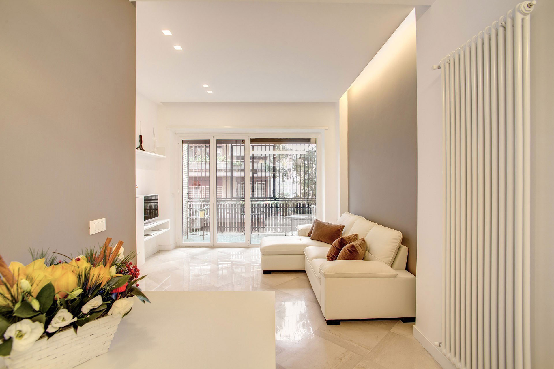 A Spacious, Stylish and Bright Contemporary Apartment in Rome, Italy by MOB ARCHITECTS (2)