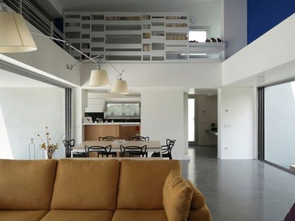 A Spacious and Bright Home Surrounded by a Rocky Landscape in Syracuse, Italy by Fabrizio Foti architetto (14)