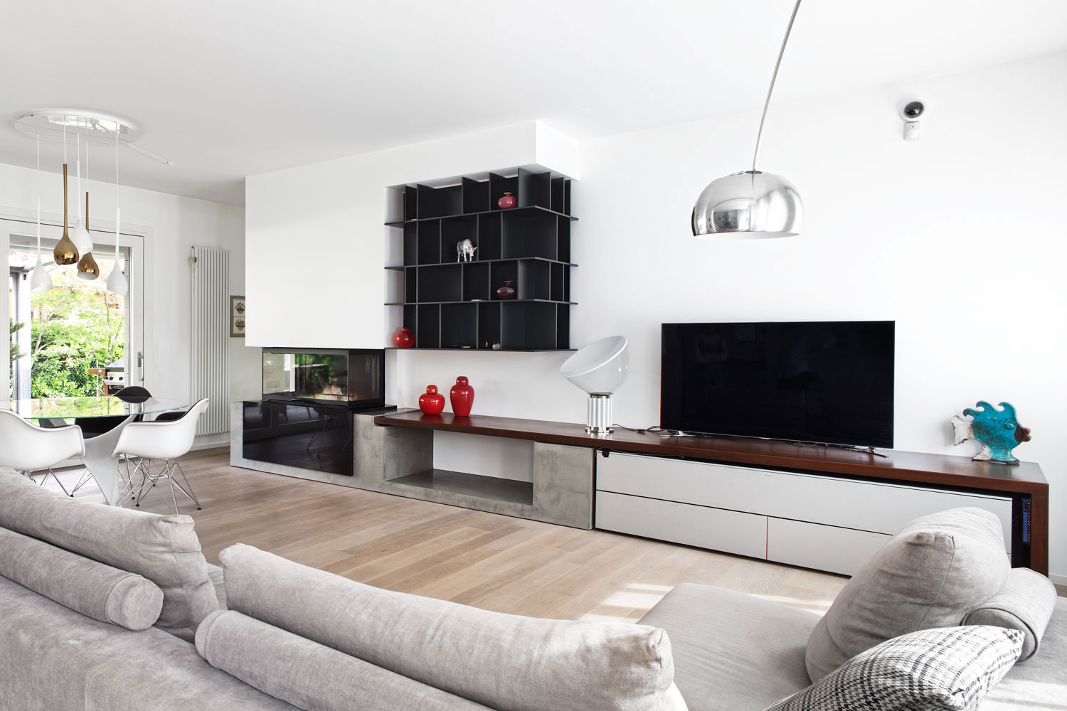 A Spacious and Elegant Contemporary Home in Paese, Italy by EXiT architetti associati (1)