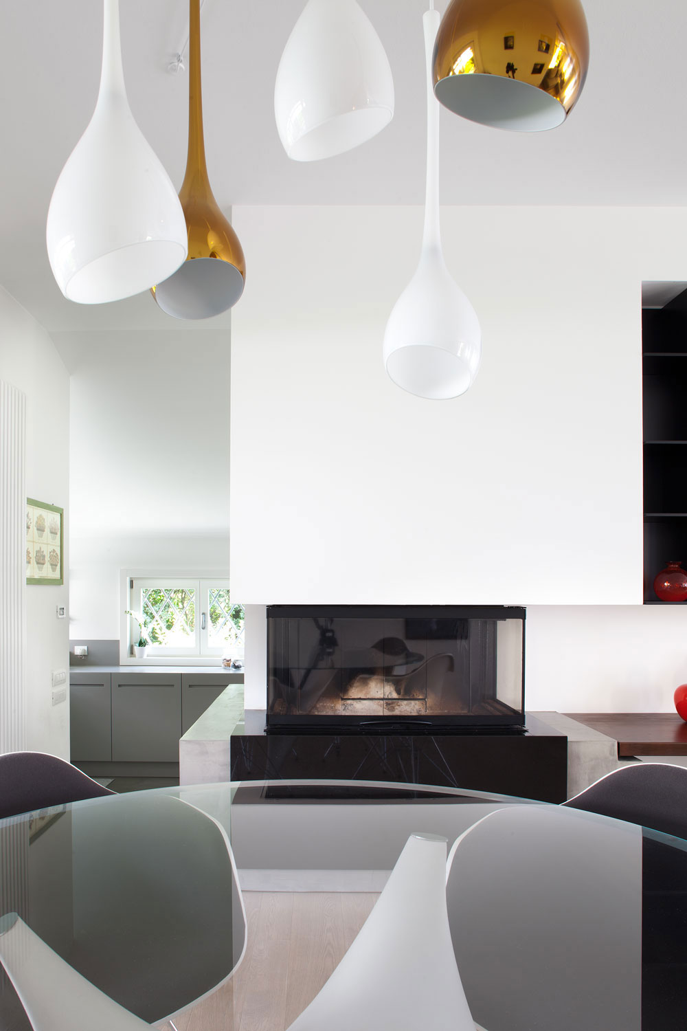 A Spacious and Elegant Contemporary Home in Paese, Italy by EXiT architetti associati (3)