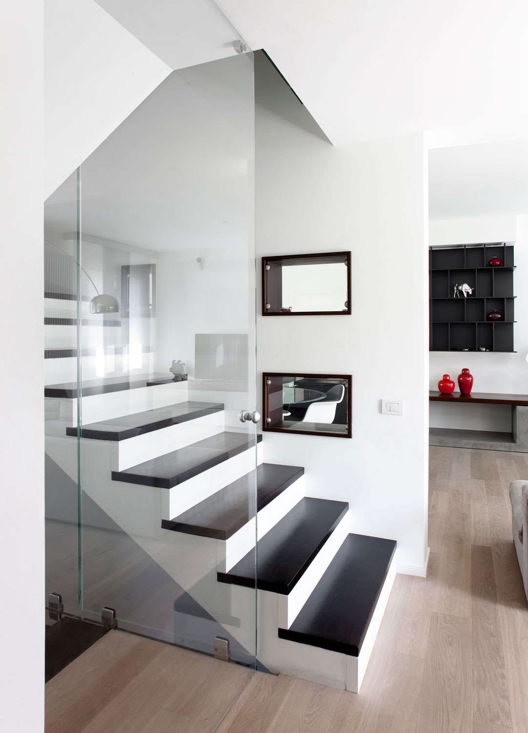 A Spacious and Elegant Contemporary Home in Paese, Italy by EXiT architetti associati (9)