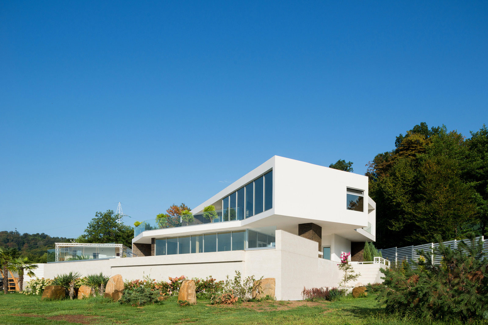 A Spacious and Elegant Contemporary Home in the Mountains near Sochi, Russia by Alexandra Fedorova (10)
