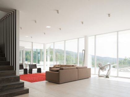 A Spacious and Elegant Contemporary Home in the Mountains near Sochi, Russia by Alexandra Fedorova (13)