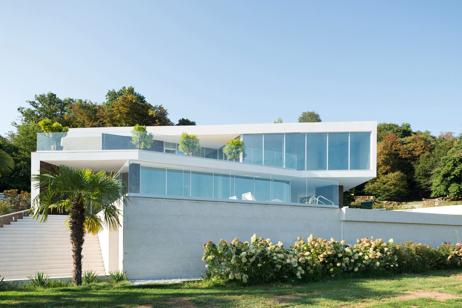 A Spacious and Elegant Contemporary Home in the Mountains near Sochi, Russia by Alexandra Fedorova (8)