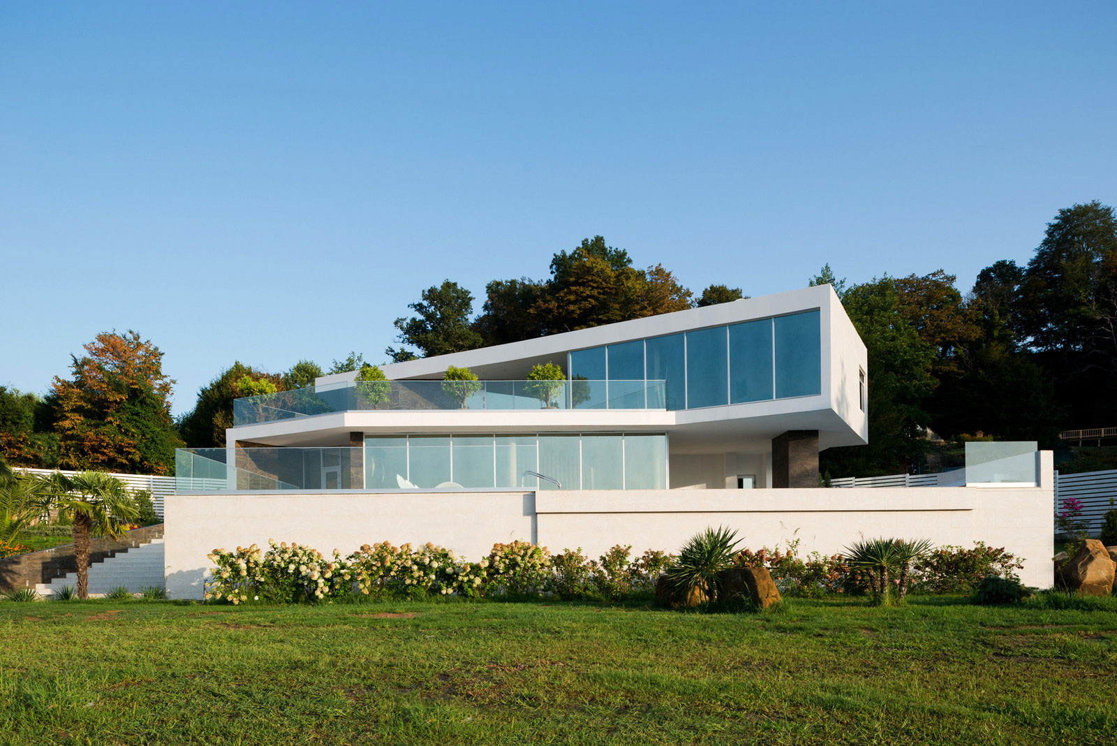 A Spacious and Elegant Contemporary Home in the Mountains near Sochi, Russia by Alexandra Fedorova (9)