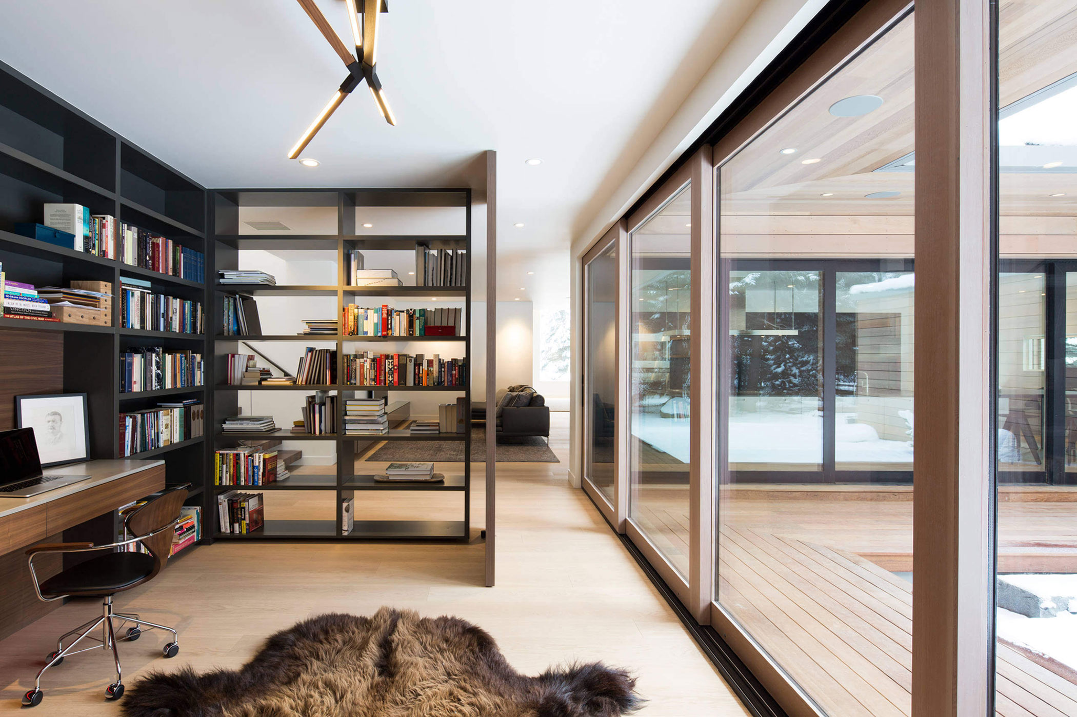A Spacious and Luminous Contemporary House in Salt Lake City by Lloyd Architects (17)
