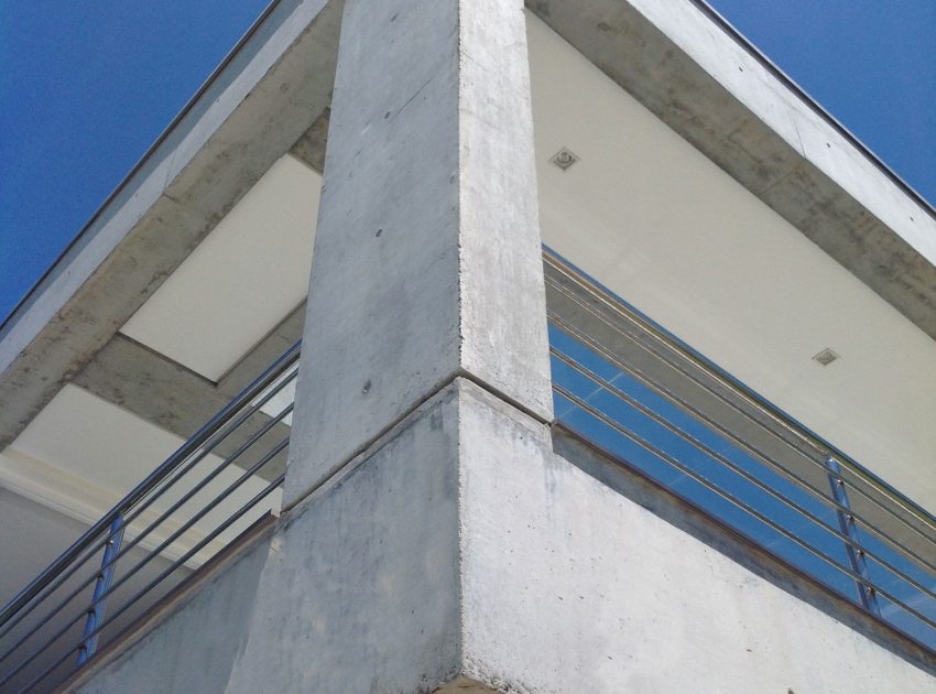 A Spacious and Stylish Contemporary Home in Penha, Brazil by Pablo José Vailatti (6)